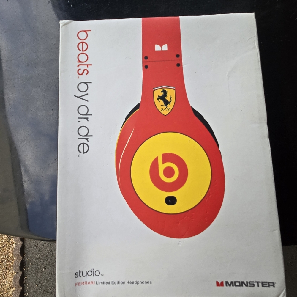 BEATS BY DR DRE WIRED SCUDERIA FERRARI EDITION HEADPHONES